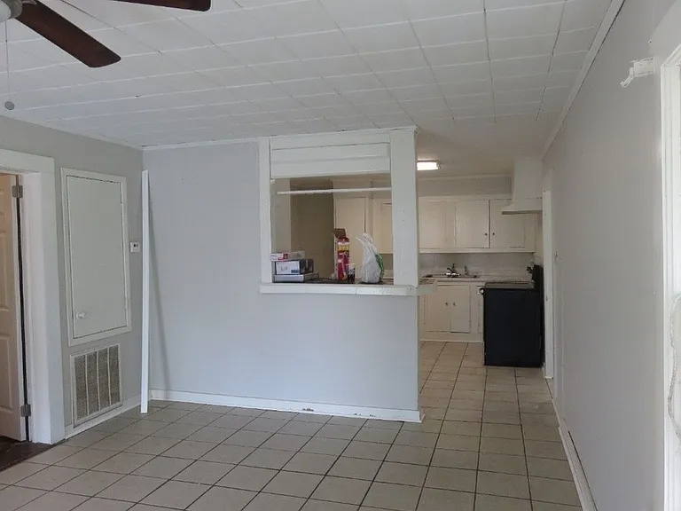 223 Sampson Ave — Photo 5