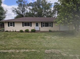 2 Oak Dr, Caseyville, IL 62232