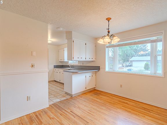 5th image of 4819 NE 64th Ave