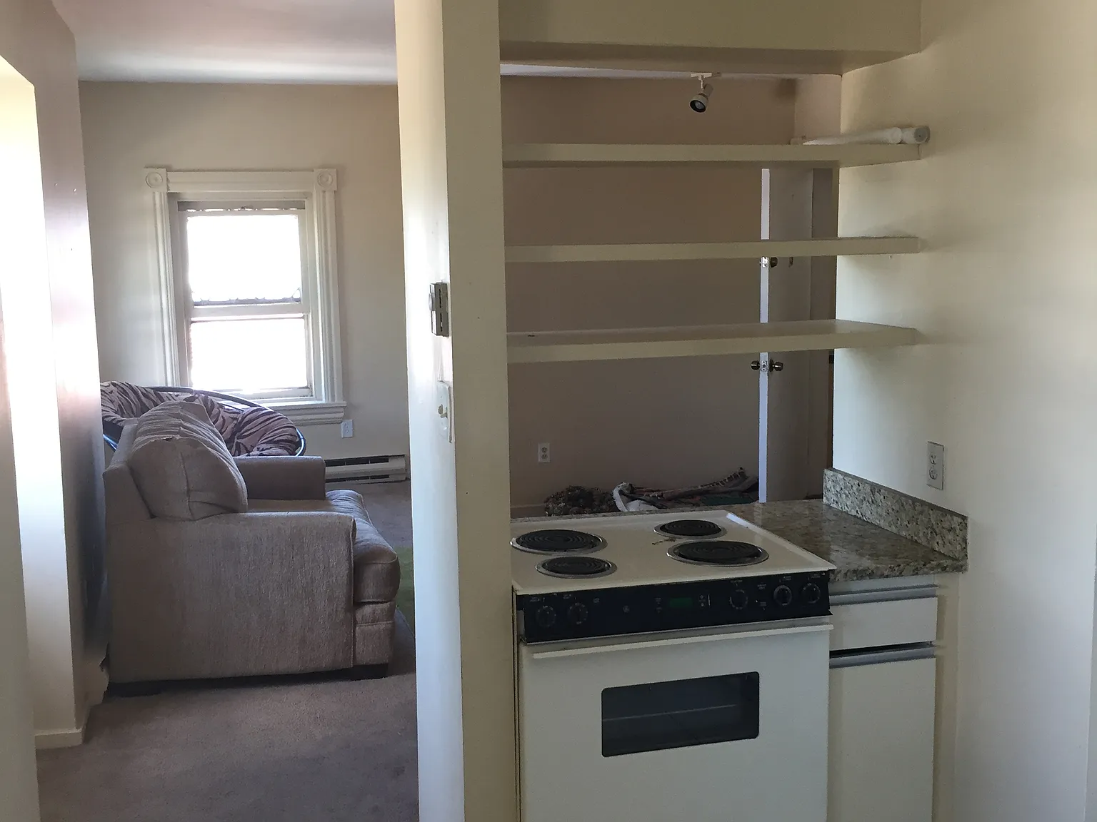 1 bed, 900 sqft, $1,195 — Photo 2