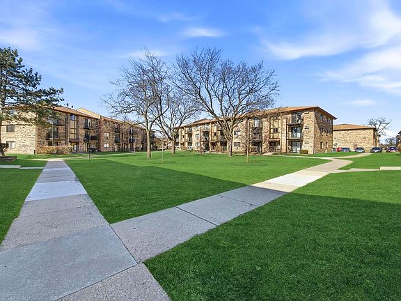2nd image of 142 Klein Creek Ct APT B