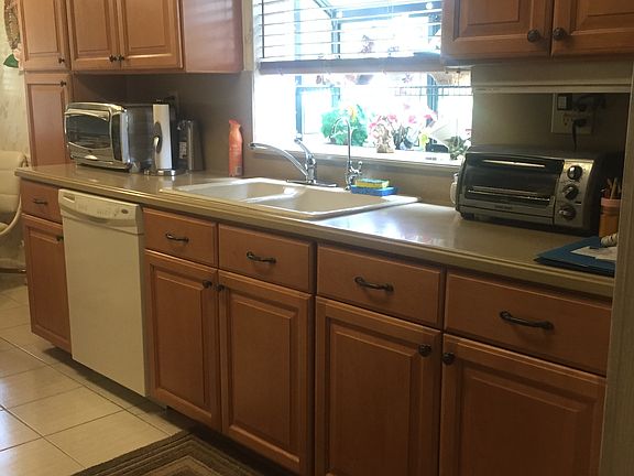 3rd image of 9210 Chelsea Dr N