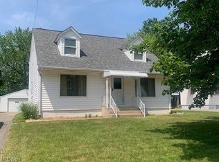 1569 Beechwood St NE, Warren, OH 44483