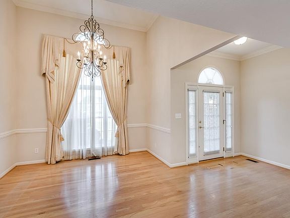 3rd image of 2601 Steeplechase Ct