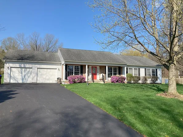 705 Latonka Dr, Mercer, PA 16137
