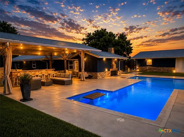 635 Riverside Path, Canyon Lake, TX 78133