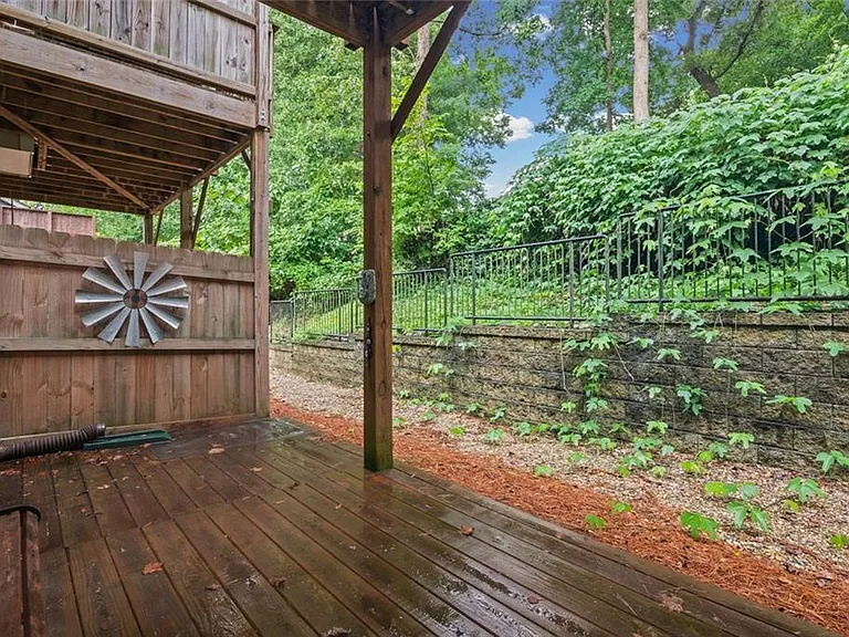 2779 White Oak Ln #20 — Photo 38
