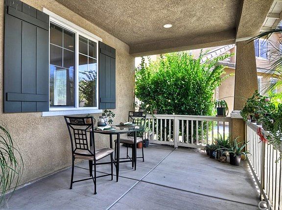 3rd image of 185 Bay Cir