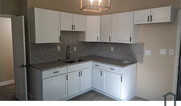 6 bed, 3904 sqft, $2,800 — Photo 2