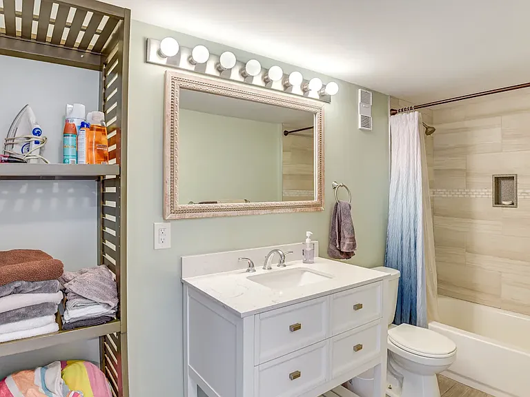 2nd bathroom