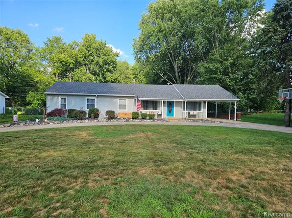 53120 Odilon Ave, Shelby Township, MI 48316