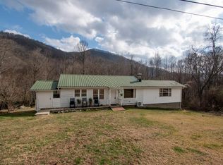 5834 Sweetwater Rd, Robbinsville, NC 28771