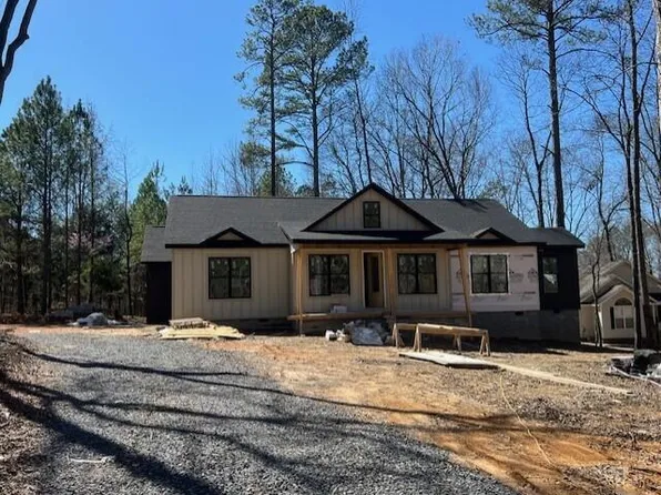 135 Oakwood Manor Dr, Chatsworth, GA 30705