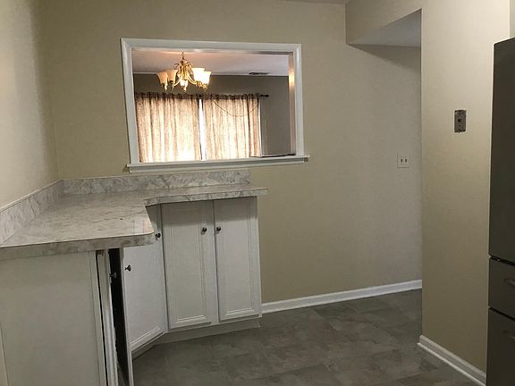 3rd image of 1527 McKool Ave