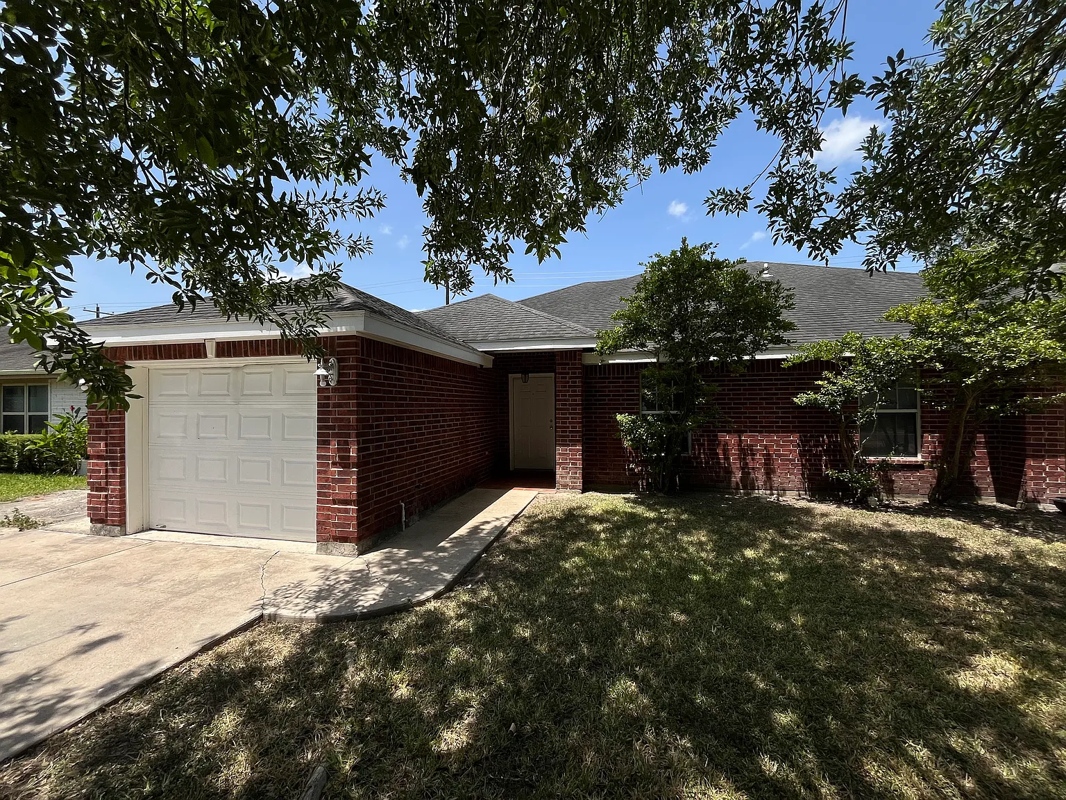 3 bed, $1,250 — Photo 1