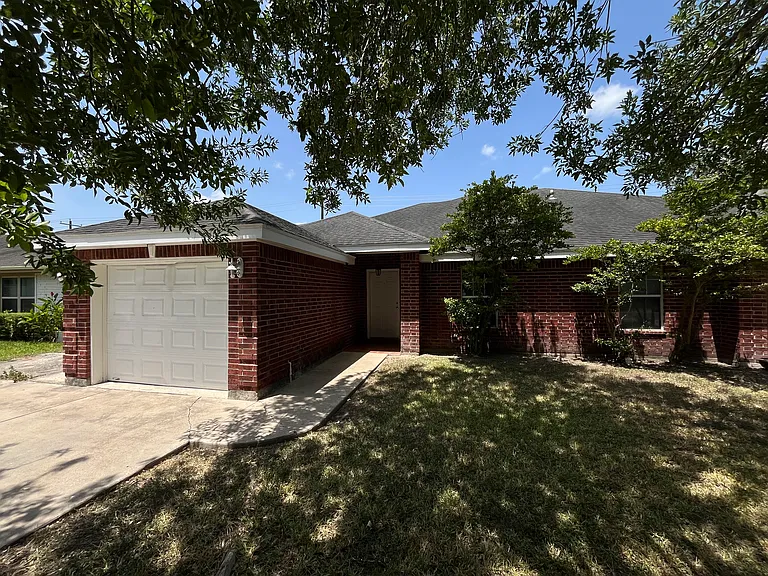 214 Lime Dr — Photo 1