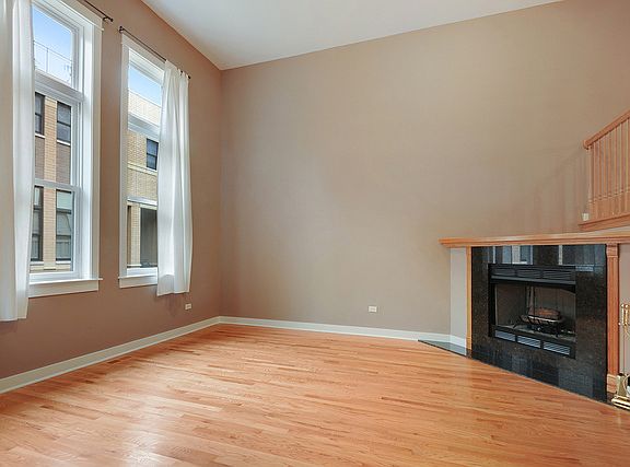 5th image of 4137 N Narragansett Ave Unit 2