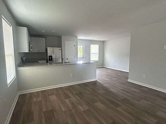 5th image of 1745 King Oaks Loop