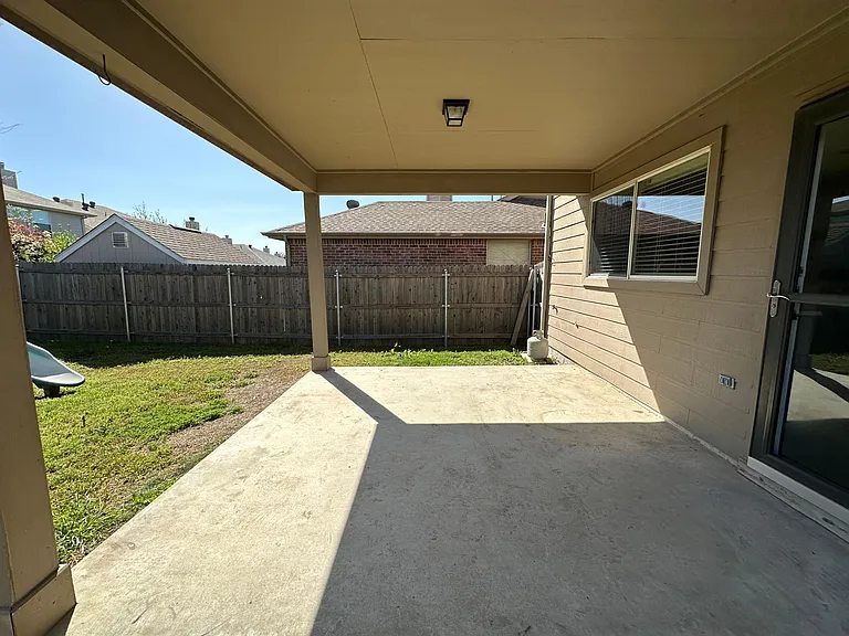 1820 Kittyhawk Dr — Photo 39