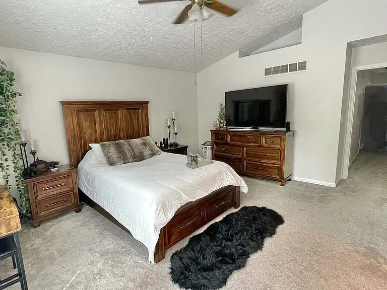 645 Declaration Ct — Photo 18