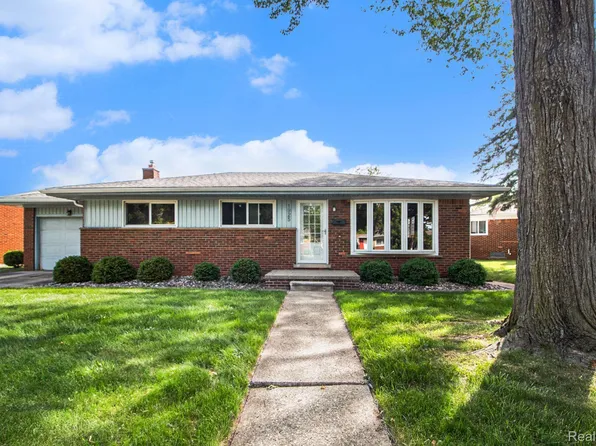 1925 Pinetree Dr, Trenton, MI 48183