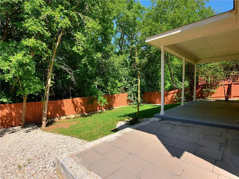 1817 Chasewood Dr — Photo 3