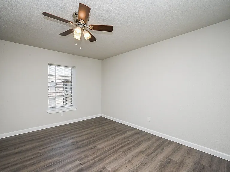 1518 East Ave #104 — Photo 28