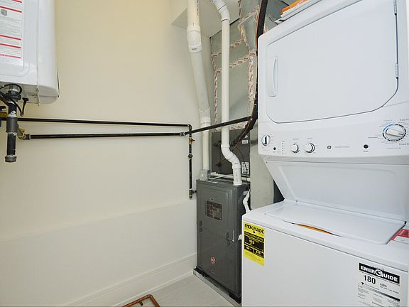 4th image of 2235 N Clybourn Ave #4