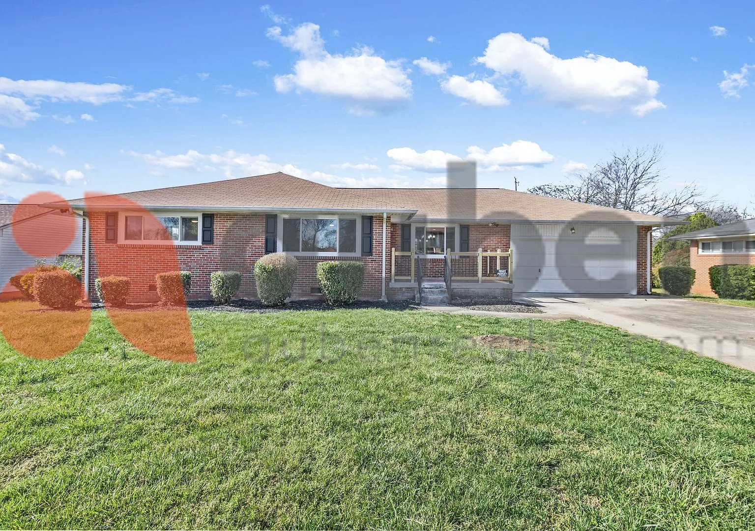 Beautifully Updated 3-Bedroom Home Gorgeous Kitchen & Hardwood Floors! — Photo 1