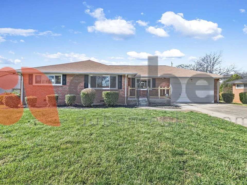 4430 Lilac Ln