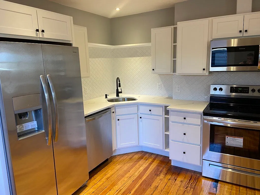2 bed, 998 sqft, $3,100 — Photo 2