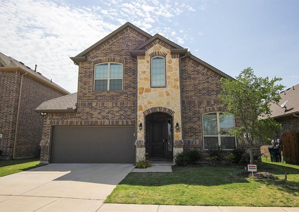 1st image of 605 Seymour Ct