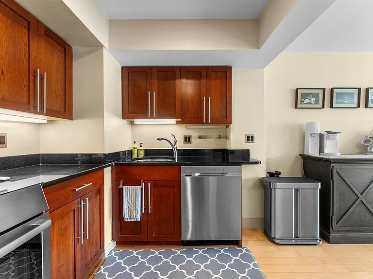 1600 Beacon St #512 — Photo 3