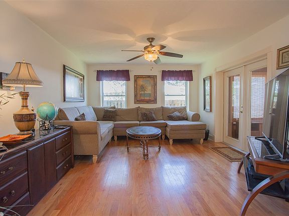 5th image of 365 Seabreeze Ave
