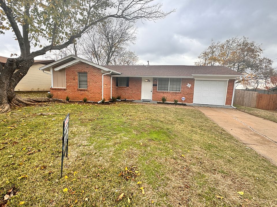 1st image of 300 Westwood Dr