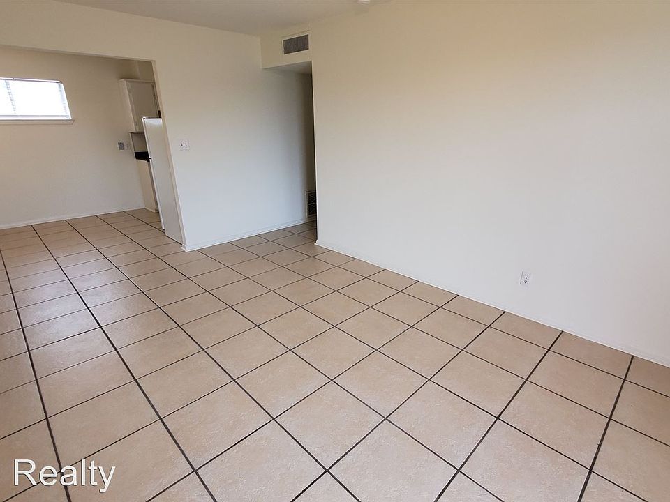 1st image of 2618 10th Ave APT 21