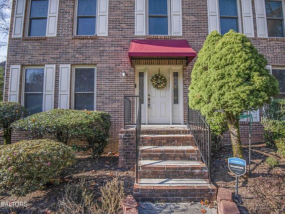 4th image of 709 Cambridge Cir