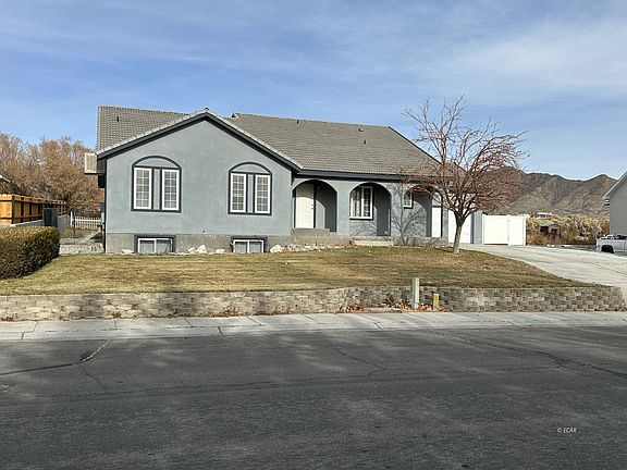 2nd image of 2438 W Laguna Dr
