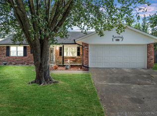 813 W Vicksburg St, Broken Arrow, OK 74011
