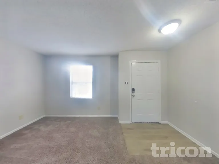 3357 Summer Breeze Cir — Photo 2