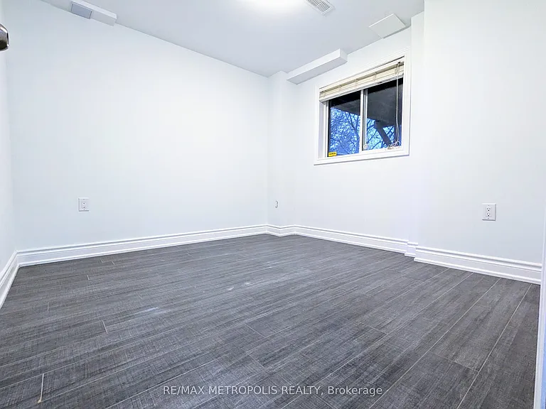 102 Hibbard Dr #BASEMENT — Photo 20