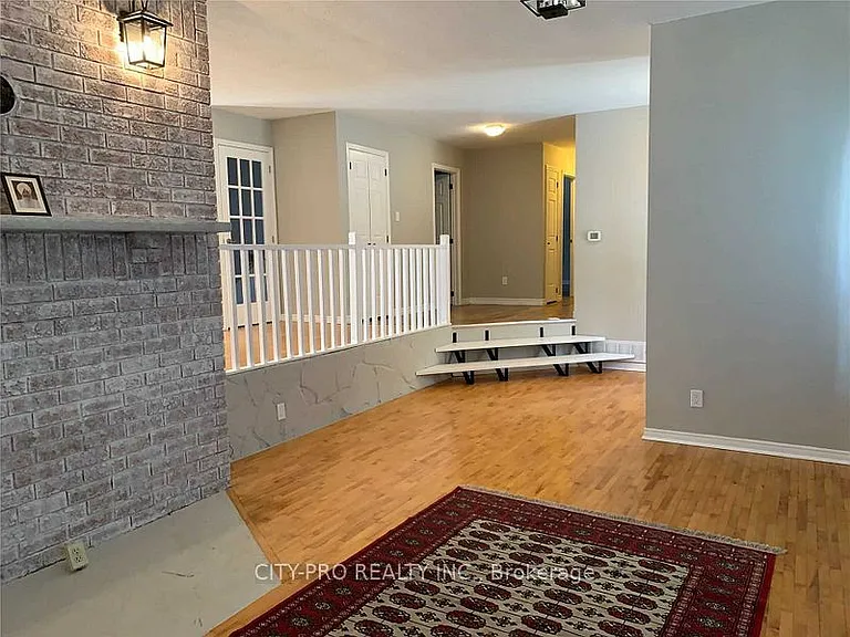 513370 2nd Line #MAIN FLOOR — Photo 10