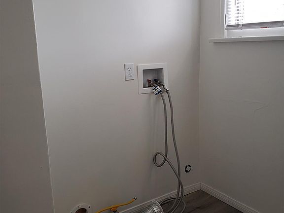 5th image of 546 N Maryland Ave #2-F