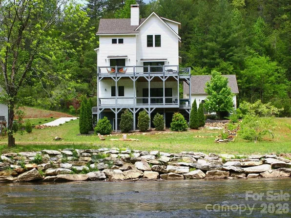 156 Grayling Dr, Cullowhee, NC 28723