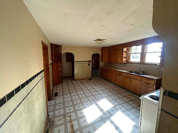 4th image of 205 W Grant St