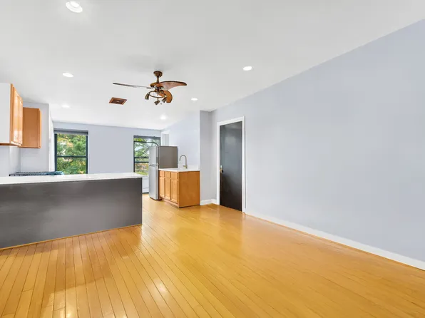 10 Carroll Street image 15 of 21