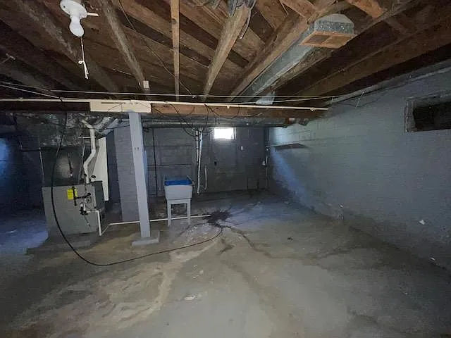 231 E Victoria St — Photo 19