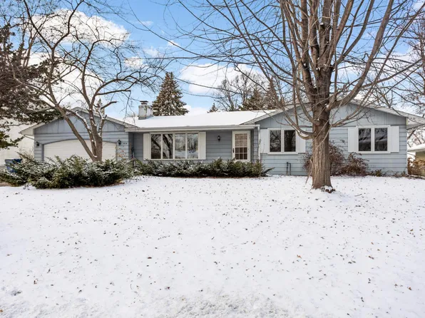 3404 Selkirk Dr, Burnsville, MN 55337