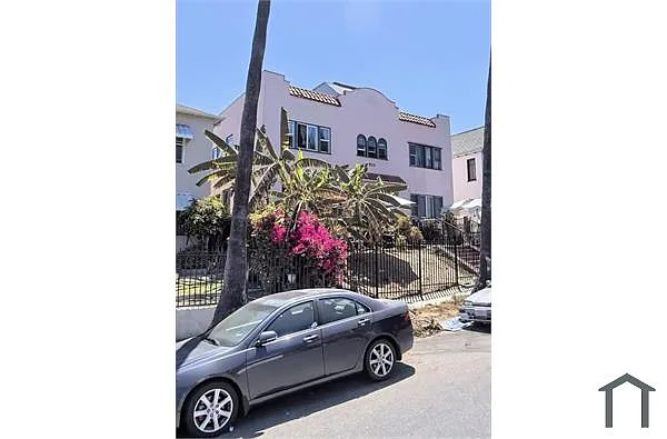 Building Photo - 913 S Mariposa Ave