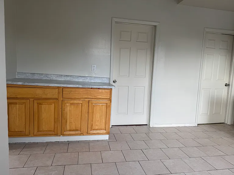 22 Doremus St #2 — Photo 4